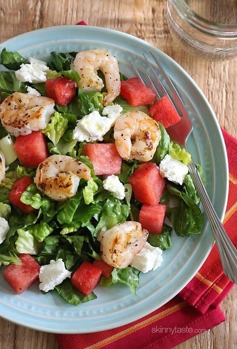 Grilled Shrimp and Watermelon Chopped Salad uses romaine tossed with sweet, juicy watermelon, grilled shrimp and goat cheese with a golden balsamic vinaigrette – I'll be making this salad all summer!! Grilled Shrimp Salad, Watermelon Salad, Balsamic Dressing, Shrimp Salad, Skinny Taste Recipes, Grilled Shrimp, Think Food, Balsamic Vinaigrette, Food Tasting