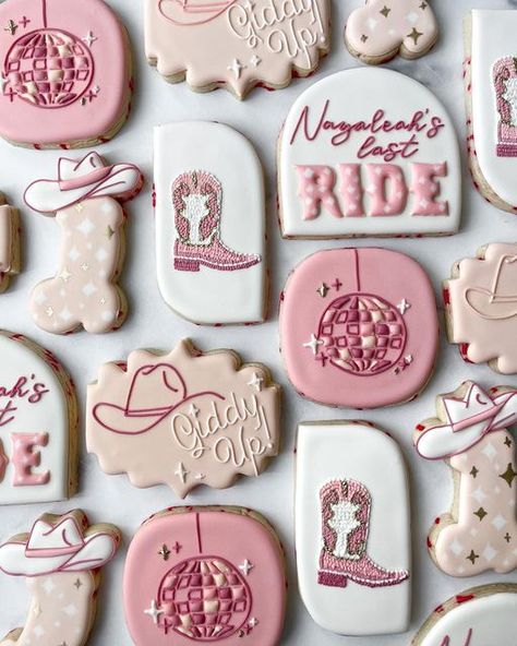 Cowgirl Bachelorette Cookies, Cowgirl Bachelorette Party Cookies, Cowboy Boots Sugar Cookies, Cowboy Boot Bridal Shower Cookies, Boots And Bubbly Bridal Shower Cookies, Bachelorette Party Cookies, Bride Cookies, Cowgirl Cookies, Bachelorette Cookies