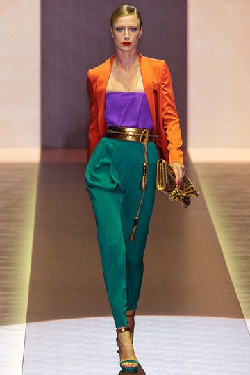 COLOURZZZZ
gucci spring 2011 RTW Split Complementary Colors, Color Blocking Outfits, Orange Outfit, Purple Outfits, Green Pants, Colourful Outfits, Fashion Colours, Beach Girl, Mode Outfits