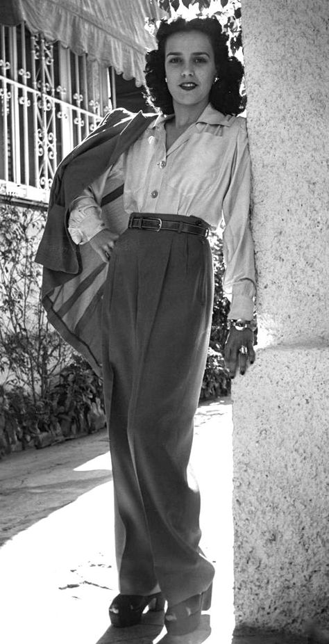 40s Mode, 1940s Fashion Women, 1920s Fashion Women, Design Moda, 40s Fashion, 1930s Fashion, 1920s Fashion, 1940s Fashion, Black Women Fashion