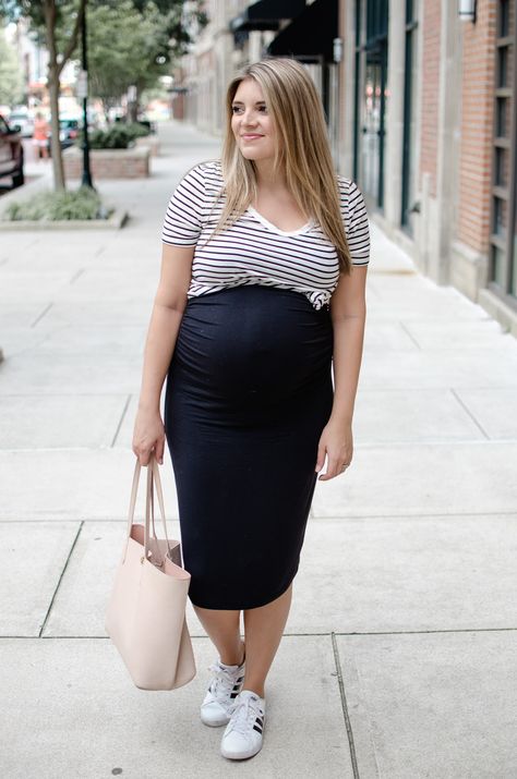 two ways to wear a black tank dress - cute ways to wear a black maternity dress casually! | bylaurenm.com How To Layer Shirts, Shirt Over Dress, Maternity Dresses Casual, Black Maternity Dress, Knot Shirt, Maternity Black Dress, Clothes For Pregnant Women, Blogger Inspiration, Clothing Blogs