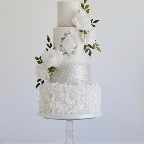 Wedding Cake Marble, Gardenia Wedding, Hampton Manor, Cake Structure, Spring Wedding Cake, Wedding Cakes With Cupcakes, Simple Wedding Cake, Cake Trends, Elegant Wedding Cakes