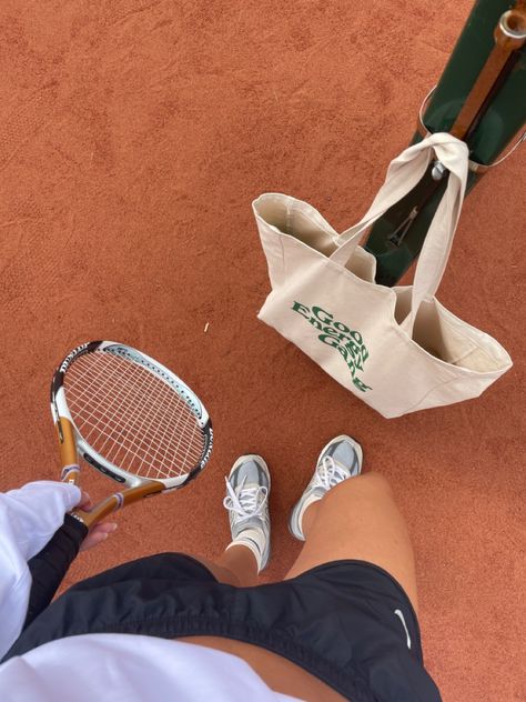 Aesthetic Tennis, Tennis Core, Mode Tennis, Gym Chic, Content Aesthetic, Tennis Lifestyle, Skirt Tennis, Tennis Aesthetic, Tennis Game