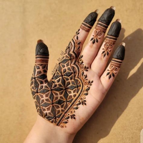 Front hand mehndi designs Samfree Styles, Front Hand Mehndi, Hand Mehndi Design, Henna Art Designs, Latest Henna Designs, Mehndi Design Pictures, Modern Mehndi Designs, Pretty Henna Designs, Full Mehndi Designs