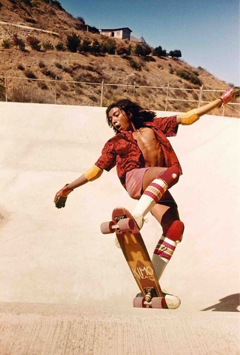 Sun-drenched images of the golden age of skateboarding in 1970s California | Creative Boom Hugh Holland, Skateboard Photos, People Reference, Fine People, Skateboard Photography, Retro Room, Longboard Skateboard, Photographie Inspo, Burton Snowboards