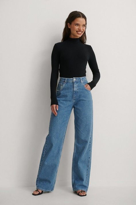 Black Baggy Jeans, Blue Jean Outfits, Mom Jeans Outfit, Turtleneck Style, Winter Lookbook, Winter Jeans, Jeans Outfits, Denim Material, Online Tops