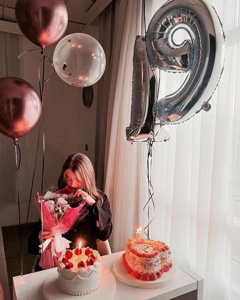 Birthday Party 19 Years, Birthday Outfit 19, Happy Birthday 19 Years, 19 Birthday Aesthetic, 19th Birthday Ideas Outfits, 19 Th Birthday, 19th Birthday Decorations, It's My Birthday 19, 19th Birthday Aesthetic