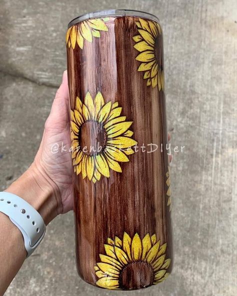 Yellow Tumbler Ideas, Mens Tumbler Cup Ideas, Sunflower Tumblers, Popular Tumblers, Fall Tumblers, Tumblr Cup, Custom Crafts, Tumbler Cups Personalized, Epoxy Projects