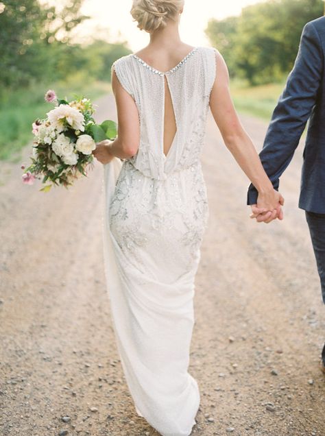 Vintage Style Wedding Dresses, Boda Mexicana, Wedding Inspiration Summer, Vintage Style Wedding, Summer Wedding Dress, April 27, Wedding Dress Inspiration, Gorgeous Gowns, Key Hole