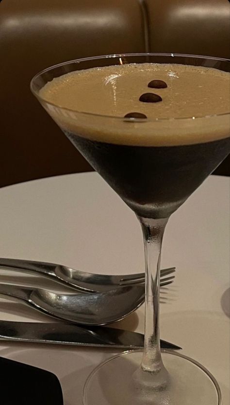 Expresso Martini Aesthetic, Brown Academia Aesthetic, Fall Alcoholic Drinks, Brown Academia, Martini Aesthetic, Girlboss Aesthetic, Expresso Martini, Brunette Aesthetic, Opening A Coffee Shop