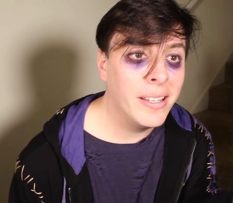 Sanders Sides Orange Side, Virgil Sanders, Sander Sides Dark Sides, Thomas Sanders Virgil, Sanders Sides Virgil, Sander Sides Screenshots, Purple Eyeshadow, Thomas Sanders, Sander Sides