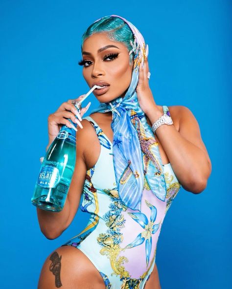 Tommie on Instagram: “The Drink of the summa..... Drink responsibly #bluebelaire @officialbelaire” Tommie Lee, Discord Pfps, Drink Responsibly, Birthday Ideas, High Fashion, Log In, Log, One Piece, Drinks