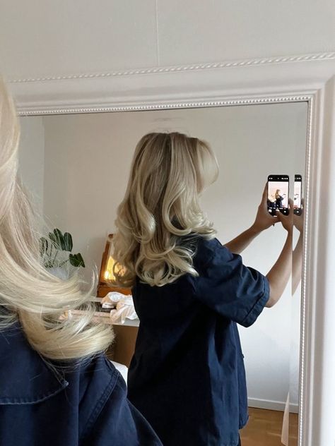 Short Layered Haircuts Blonde, Outfits For Blonde Hair, Blonde Hairstyles Aesthetic, Short Blonde Hair With Layers, Aesthetic Blonde Hair, Layers Hairstyles, Hairstyles Aesthetic, Vlasové Trendy, Blonde Hair Inspiration