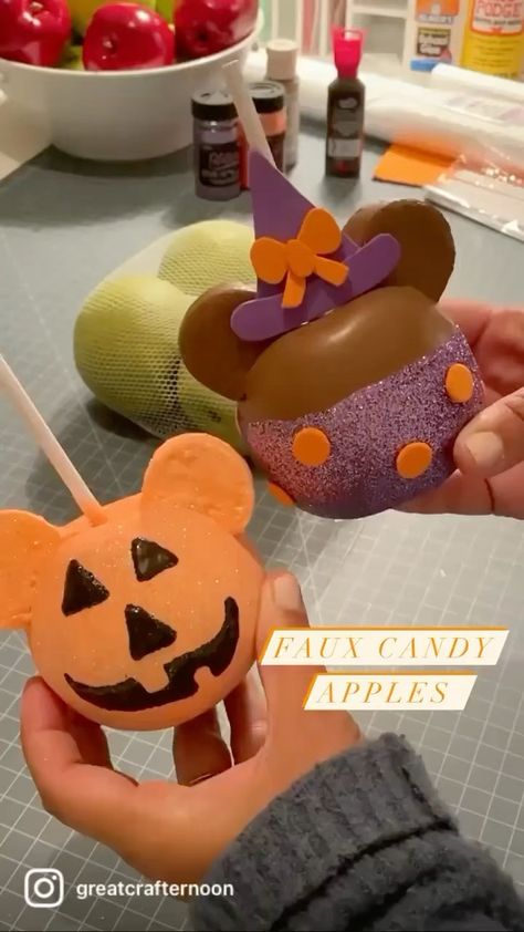 Disney Candy Apples, Disney Halloween Diy, Candy Apples Diy, Disney At Home, Halloween Candy Apples, Disney Candy, Disney Halloween Decorations, Pumpkin Contest, Diy Snacks