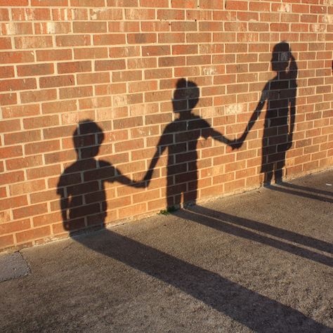 silhouettes/shadows of the kids! Sibling Pictures, Sibling Photography, Sibling Photos, A Brick Wall, Alfred Stieglitz, Shadow Photography, Photographs Ideas, בר מצווה, Foto Tips