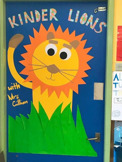 Lion Classroom Door, Lion Door Decorations Classroom, Lion Bulletin Board Ideas, Lion Bulletin Board, Jungle Theme Classroom Decorations, Kindergarten Bulletin Boards, Teacher Appreciation Doors, Jungle Theme Classroom, Zoo Art