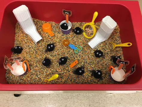 Itsy Bitsy Spider Sensory Bin Itsy Bitsy Spider Sensory Bin, Spider Sensory Bin, Itsy Bitsy Spider Craft, Preschool Spiders, Spider Sensory, Itsy Bitsy Spider Activities, Spiders Preschool, Spider Food, Water Study