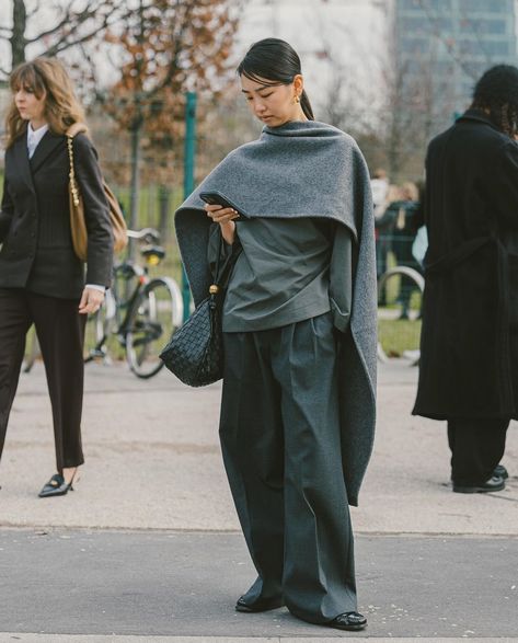 Avant Garde Street Style, Milan Instagram, 00’s Fashion, Avant Garde Outfit, Corporate Wear, Denim Projects, Winter Fashion Outfits Casual, Chic Outfit, Outfit Inspo Fall