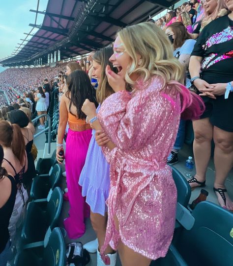 lover inspired outfit eras tour Eras Tour Outfits Pregnant, Eras Tour Outfits Creative, Matching Eras Tour Outfits, Eras Tour Outfits Lover, Taylor Swift Pink, Pink Sparkly Dress, Eras Tour Outfits, Taylor Swift Costume, Concert Pictures