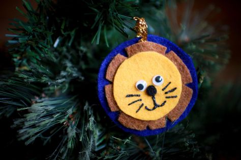 Scout Ornaments, Cat Education, Advent Traditions, Narnia Party, Ornament Inspiration, Rustic Christmas Crafts, Lion Lamb, Ornaments Diy Kids, Jesse Tree Ornaments