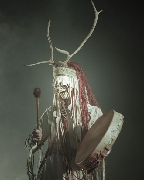 267 vind-ik-leuks, 0 reacties - Lasse Norlemann Mathiesen (@norlemann) op Instagram: 'Maria with Heilung @amplifiedhistory at the Roundhouse / Camden - - - - - #heilungband #heilung…' Maria Franz, Pagan Music, Happy Birthday Maria, Mask Dance, Norse Pagan, Pagan Art, Angel Aesthetic, Fantasy Aesthetic, Dark Ages