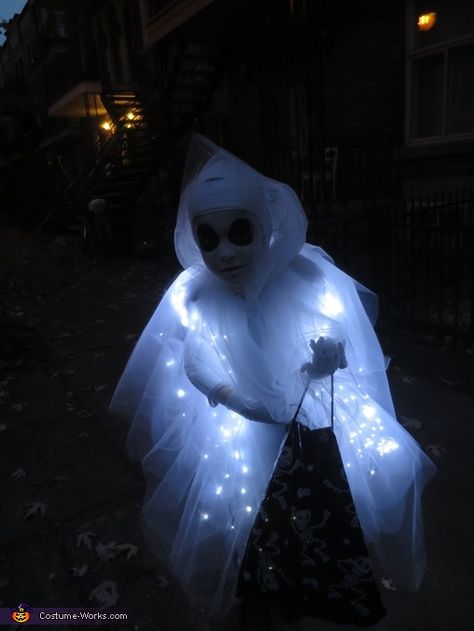 Gina: My 6 1/2 old boy is waring his design idea costume. The costume is made with 8 layes of tutu fabric and LED lights attached by hand on one of... Toddler Ghost Costume, Ghost Costume Kids, Dark Costumes, Creative Costume, Ghost Halloween Costume, Halloween Creative, New Halloween Costumes, Halloween Costumes For 3, Ghost Lights