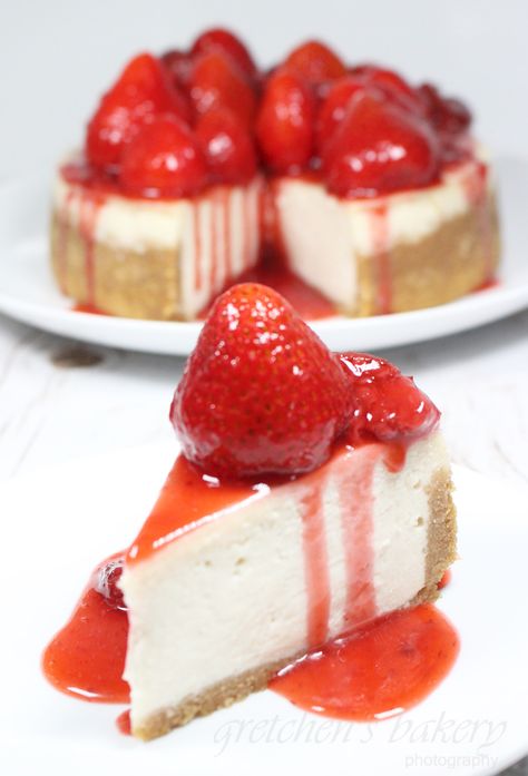 The Best Vegan Cheesecake Recipe Ever! - Gretchen's Vegan Bakery Cheesecake New York Style, Best Vegan Cheesecake, Healthy Strawberry Cheesecake, Fresh Strawberry Topping, Vegan Strawberry Cheesecake, Cheesecake New York, Pink Bakery, Work Recipes, Fresh Strawberry Recipes