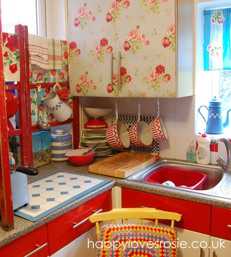 Happy blogs about her life, loves and whimsy home decor, with a bit of crafting, vintage caravan’s and bargain hunting added to the mix. Red And White Kitchen, Cottage Kitchens, Camper Interior, Granny Chic, Cozy Kitchen, Red Kitchen, Cute Kitchen, Chic Kitchen, Shabby Chic Kitchen