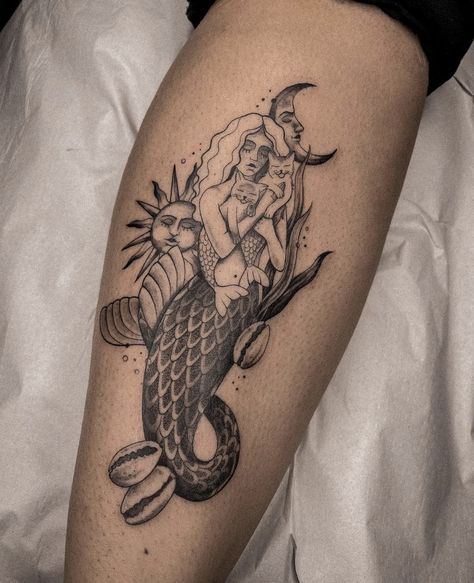 Mermaid Thigh Tattoo, Simple Tattoo With Meaning, Mermaid Sleeve Tattoos, Siren Tattoo, Mermaid Tattoo Designs, App Filter, Ocean Tattoos, Theme Tattoo, Inspiration Tattoo