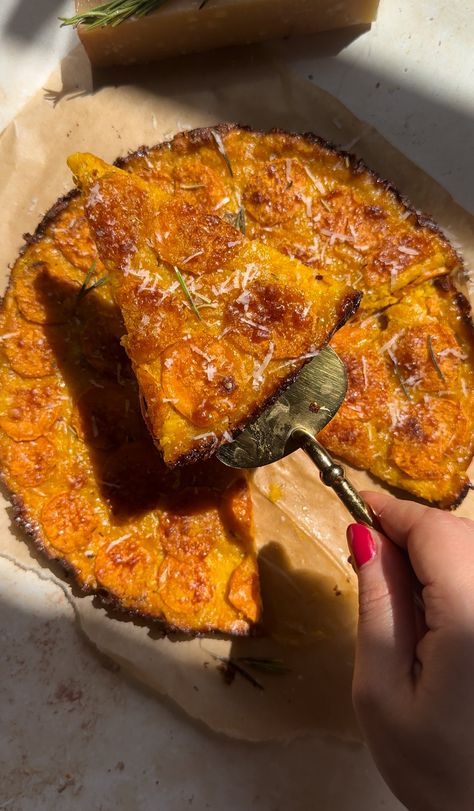 Sweet potato parmesan scarpaccia — Truffle&Egg recipes Potato Scarpaccia, Sweet Potato Parmesan, Potato Parmesan, Parmesan Potato, Parmesan Potatoes, Pecorino Cheese, Savory Tart, A Potato, Vegan Options