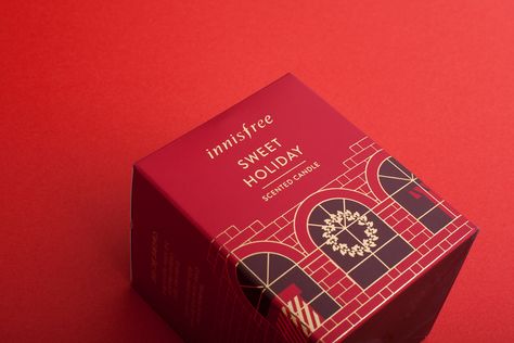 Innisfree Christmas Edition on Behance Christmas Package Design, Christmas Box Design, Holiday Packaging Design, Christmas Packaging Design, Holiday Scented Candles, Tea Packaging Design, Korean Cosmetic, Luxury Packaging Design, Cosmetic Design