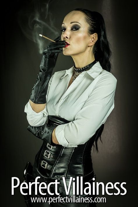 Perfect Villainess (@TheVillainesses) on Twitter Spy Girl, Female Assassin, Female Villains, Leather Gloves Women, Long Leather Coat, Long Coat Women, Black Leather Gloves, Dita Von, Leather Outfit