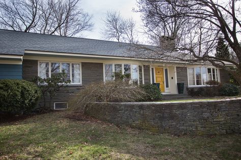 Great front door color pop 1950 Ranch House Exterior, 1950s Ranch House Exterior, 1950 House, Ranch House Exterior, Mid Century Ranch, 1950s House, Mansion Floor Plan, Ranch House Plan, Better Homes And Garden