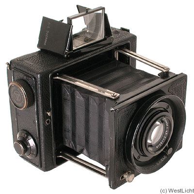 Ernemann: Klapp-Camera (1920) camera 1920s Camera, Fotocamere Vintage, Folding Camera, Camera Watch, Chippers, Antique Cameras, Photo Gear, Fatal Frame, Camera Obscura