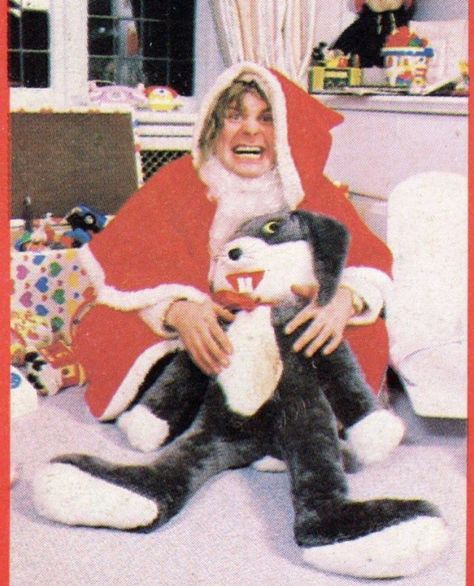 Heavy Metal Christmas, Ozzy Osbourne Black Sabbath, Easter Bunny Pictures, 80s Celebrities, Prince Of Darkness, Ok Computer, Get In The Mood, Musica Rock, Christmas Icons