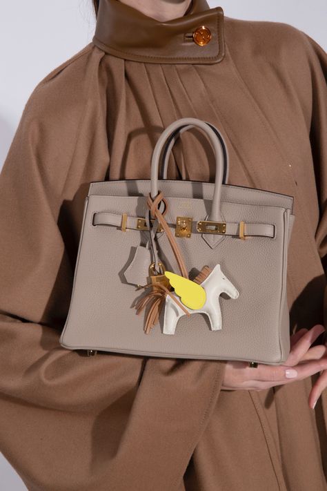 Hermes Birkin 25 Outfit, Birkin 25 Outfit, Birkin Bag 25, Hermes Wishlist, Minimalist Bags, Next Luxury, Brand Storytelling, Fendi Handbag, Hermes Birkin 25