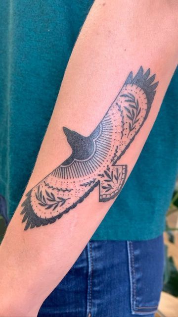 Taylor Elyse Compton on Instagram: "Tattoos don’t always have to have a deep meaning… sometimes they are just self expression and beautiful art. #handpoke #lovealwaystattoo #handpoketattoo" Southwest Style Tattoos, Delicate Western Tattoo, Comanche Tattoo, Southwest Tattoo Ideas, Western Thunderbird Tattoo, Southwestern Tattoo Sleeve, Western Wrist Tattoos, Outlaw Women Tattoo, Native Tattoos For Women