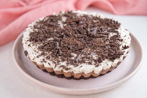 Chocolate Bavarian Pie — Everyday Gourmet Bread Machine Rolls, Justine Schofield, Dutch Cocoa, Chocolate Dreams, Dessert Cake Recipes, Raspberry Lemonade, Dessert Cake, Sweet Delights, Caster Sugar