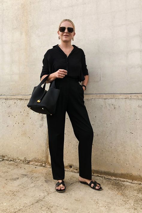 Spring Outfits Korea, Loafers Women Outfit, Black Bag Outfit, Branded Outfits, Modieuze Outfits, My Summer, All Black Outfit, Work Looks, Blouse Outfit