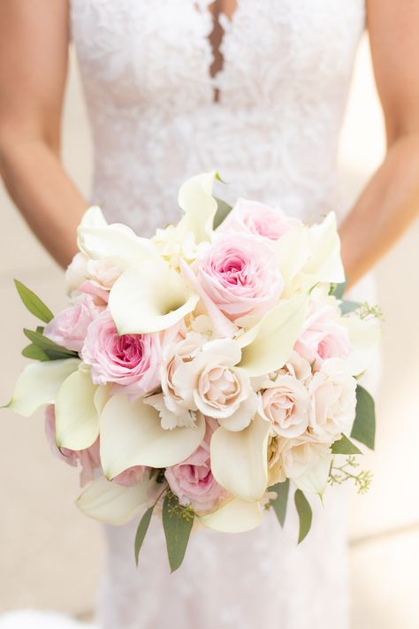 Wedding bouquet with roses and calla lilies Bridal Bouquet Lilies And Roses, Wedding Bouquets Lilies And Roses, Roses And Calla Lily Bouquet, Simple Wedding Bouquet Ideas, Rose Calla Lily Bouquet, Bridesmaid Bouquet Calla Lily, Rose And Calla Lily Bouquet, Pink Calla Lily Bouquet, Pink Calla Lily Boutonniere