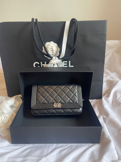 Chanel boy woc, silver hardware! Chanel Boy Woc, Chanel Le Boy, Chanel Boy, Silver Hardware, Handbag Accessories, Chanel, Handbags, Grey, Silver