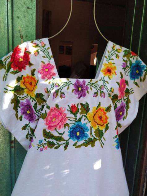 Mexican Blouse, Cross Stitch Patterns, Floral Tops, Cross Stitch, Crochet, Floral, Pattern, Clothes, Molde