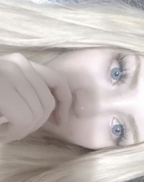 Doe Beauty Aesthetic, Blonde Egirl, Cecily Knight, Angels Beauty, Pale Girl, Pale Blonde, Ethereal Aesthetic, Doll Aesthetic, Face Aesthetic