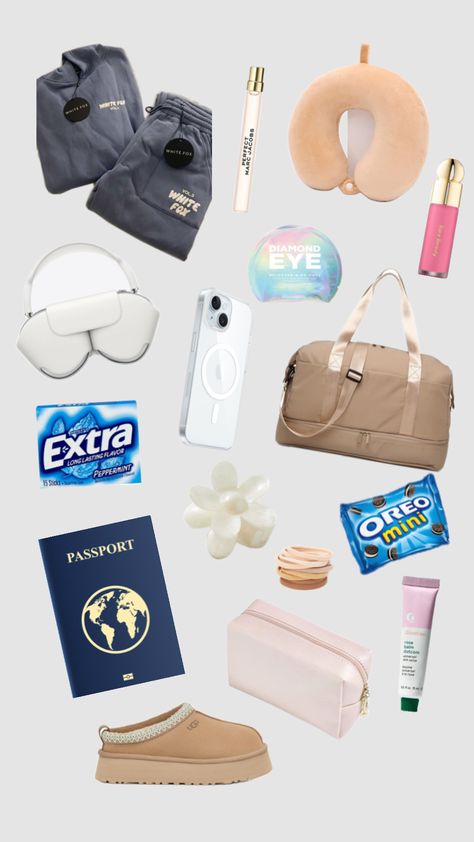 airplane essentials Travel Essentials Flying, Plane Essentials, Bag Necessities, Airport Essentials, Travel Backpack Essentials, Locker Ideas, Airplane Activities, Flight Essentials, Backpack Essentials