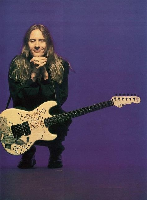 jerry cantrell Mike Starr, Mad Season, Temple Of The Dog, Jerry Cantrell, Layne Staley, Pin Up Photos, Grunge Guys, Alice In Chains, Guitar Hero