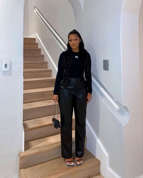 All Black Outfit Ideas Baddie, Birthday Outfits Classy Winter, Family Dinner Outfit Black Woman, Cute Birthday Outfits Black Women Classy, All Black Outfit Birthday, All Black Outfit Dinner, All Black Outfit For Women Classy, Classy Winter Outfits Black Women, All Black Classy Outfit