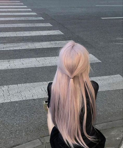 Light Pink Hair Aesthetic, Pale Pink Hair, Baby Pink Hair, Long Pink Hair, Kaede Akamatsu, Light Pink Hair, Korean Hair Color, White Hair Color, Girl With Pink Hair