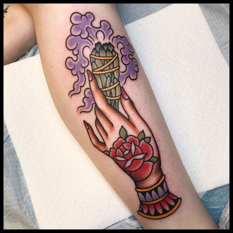 Tatto Unique, Vintage Clock Tattoos, Traditional Tattoo Inspiration, Crystal Tattoo, Lavender Tattoo, Key Tattoos, Black Girls With Tattoos, Gold Tattoo, Spooky Tattoos