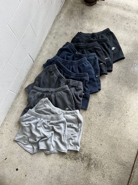 Sweatpants Shorts Outfit, Nike Shorts Outfits, Nike Fleece Shorts, Sweat Shorts Outfit, Vintage Nike Shorts, Nike Shorts Outfit, Nike Sweat Shorts, Nike Sweatshorts, Sweatpant Shorts