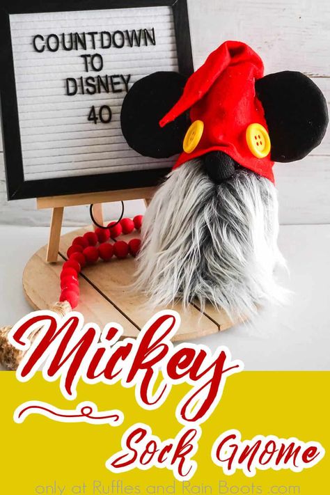 Mickey Mouse Gnome Diy, Mickey Mouse Gnome, Disney Gnomes, Gnome Hats Diy Free Pattern, Mouse Gnome, Disney Christmas Diy, Diy Countdown, Disney Christmas Crafts, Christmas Crafts To Make And Sell